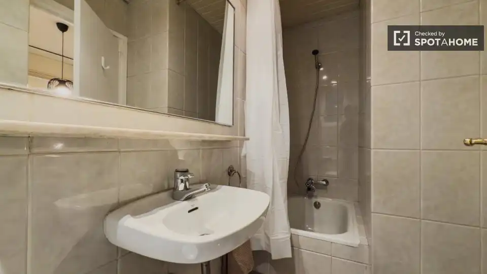 Habitació a Sant Gervasi i la Bonanova
