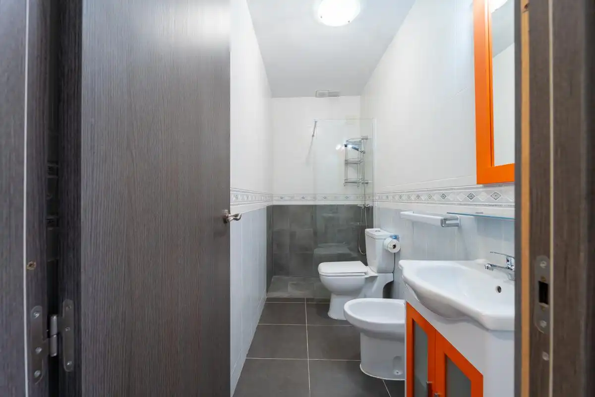 Baño de Planta baja en venta en Nerja con Aire acondicionado, Calefacción y Terraza