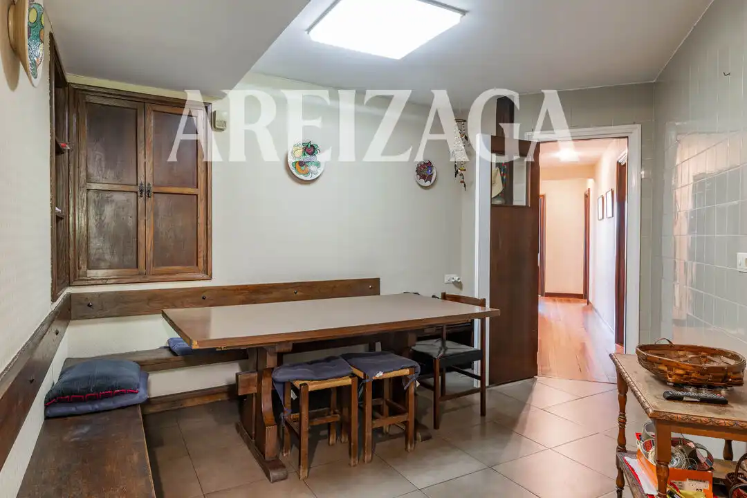 Piso en venta en Donostia - San Sebastián  con Calefacción, Terraza y Trastero