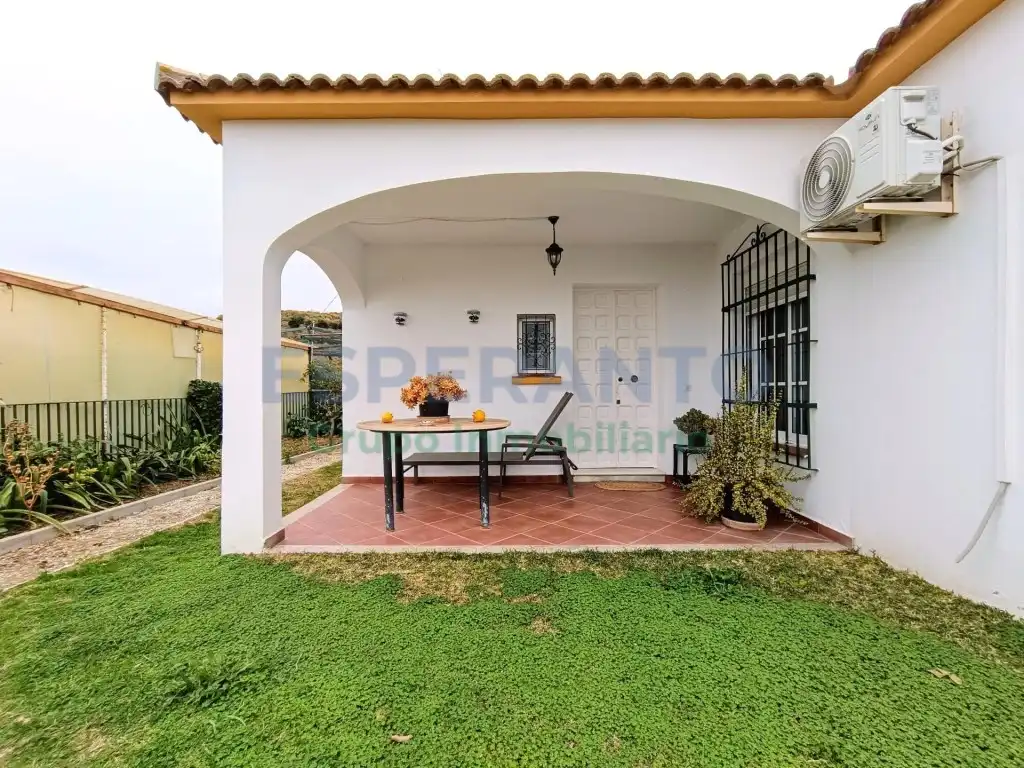 Vista exterior de Finca rústica en venda en Vélez-Málaga amb Aire condicionat, Jardí privat i Traster