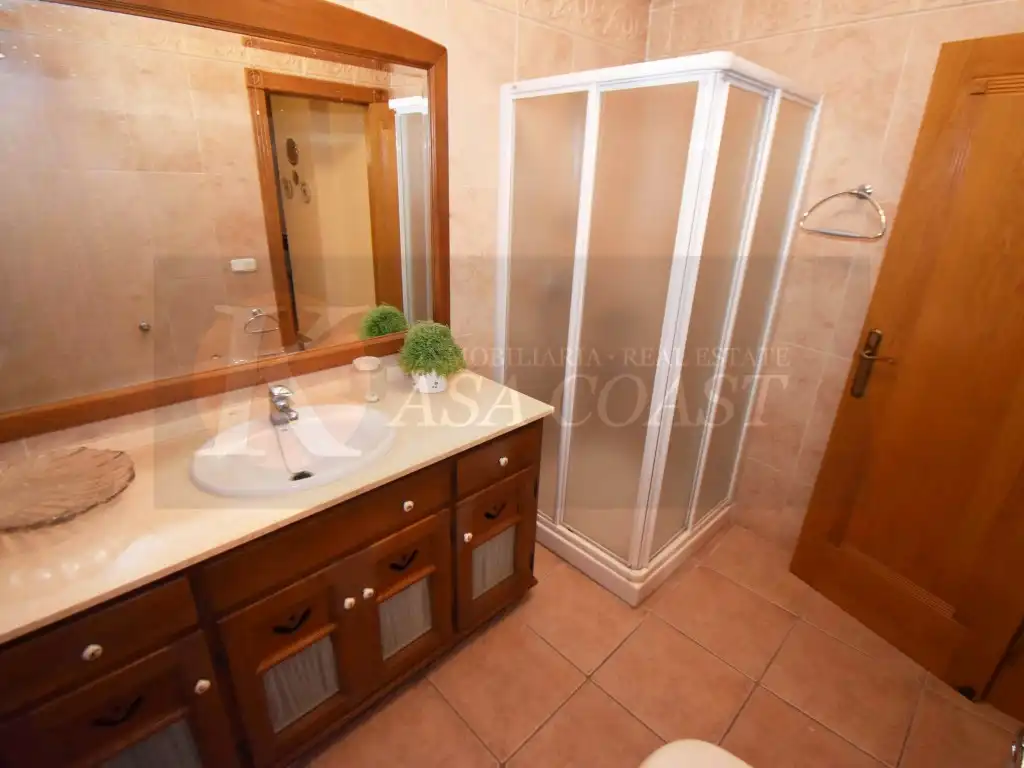 Baño de Piso en venta en Fuengirola con Aire acondicionado y Terraza