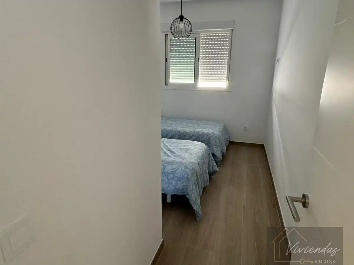 Habitación de Piso de alquiler en Chipiona con Aire acondicionado, Terraza y Amueblado