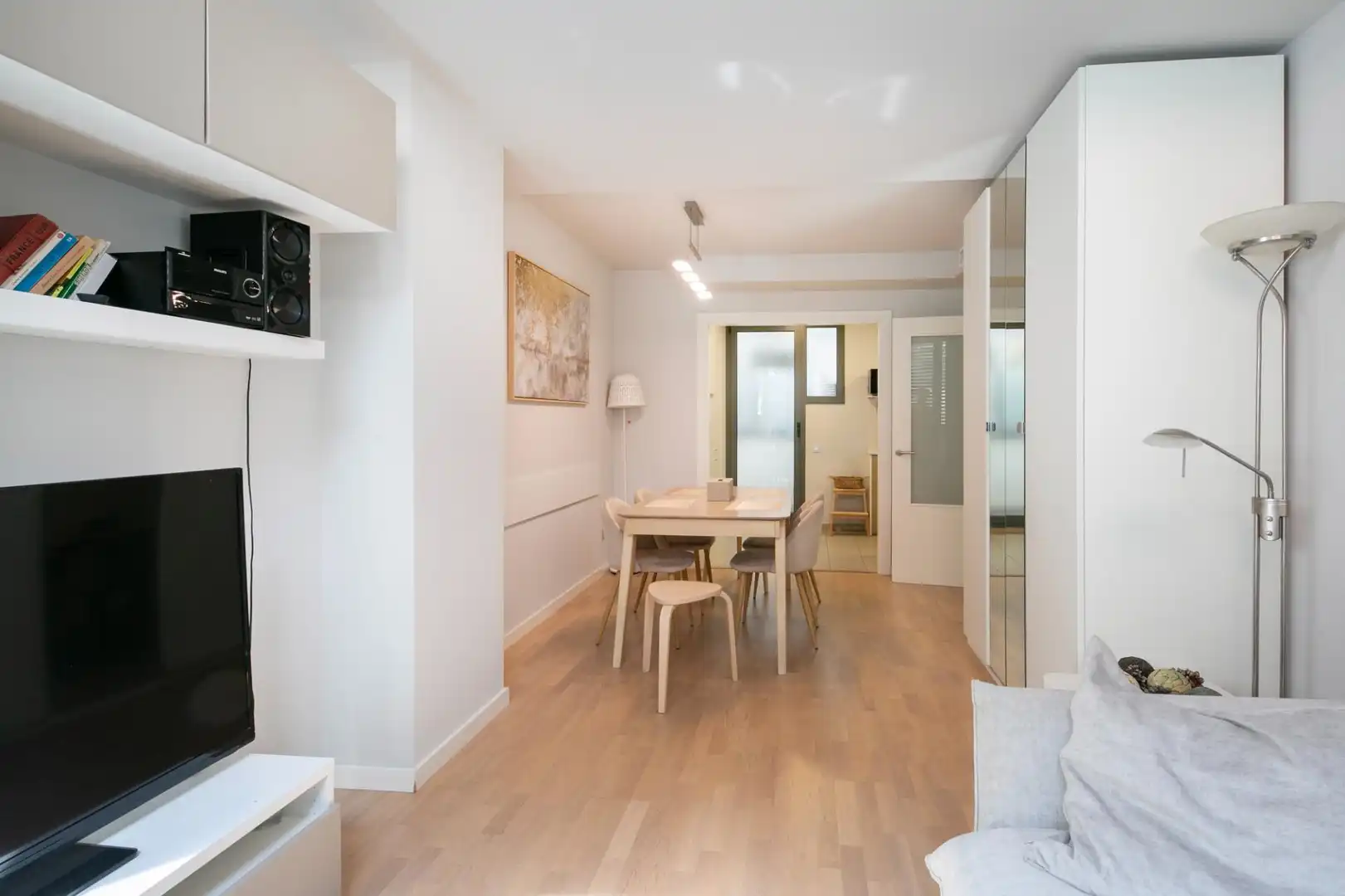 Living room of Duplexes for sale in Barcelona  with Parquet flooring, Furnished and Community pool