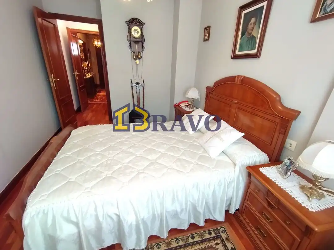 Habitación de Casa adosada en venta en Medina de Pomar con Calefacción, Jardín privado y Terraza