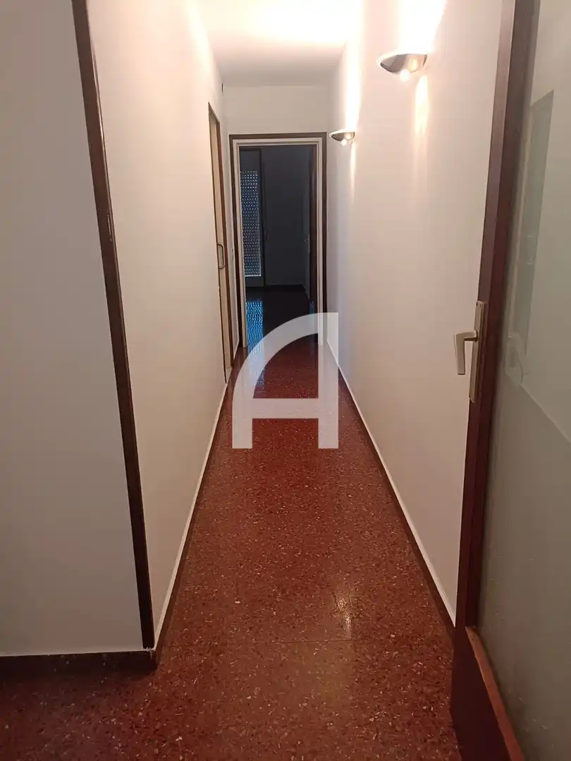 Flat for rent in Francesc Layret, Centre