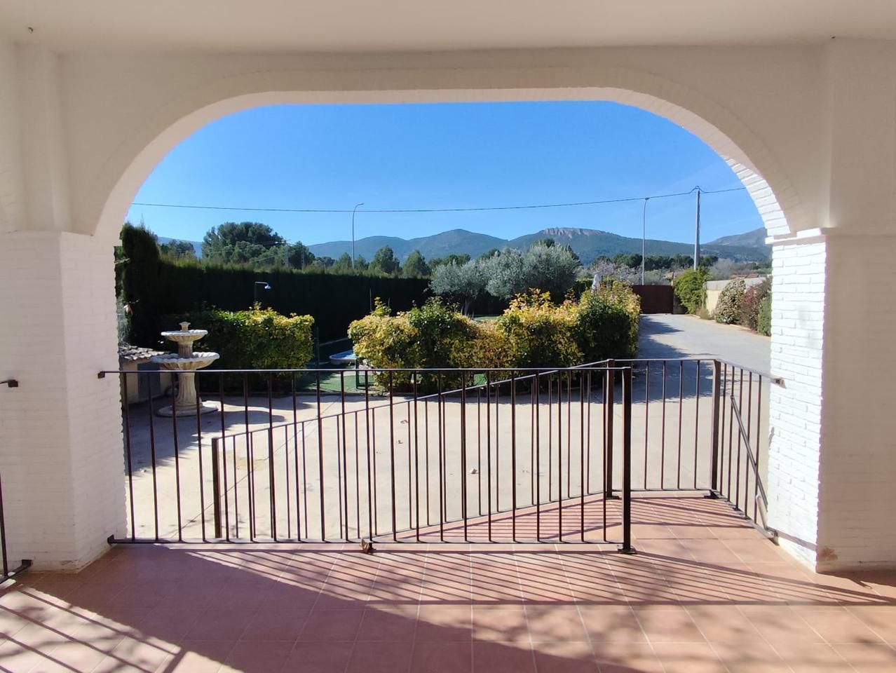 Garden of House or chalet for sale in Onil  with Air Conditioner, Private garden and Terrace