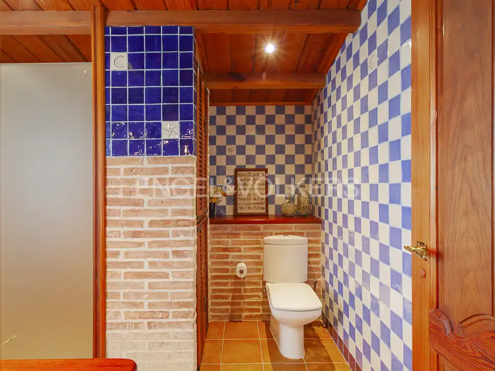 Badezimmer von Gebäude zur Miete in El Bruc