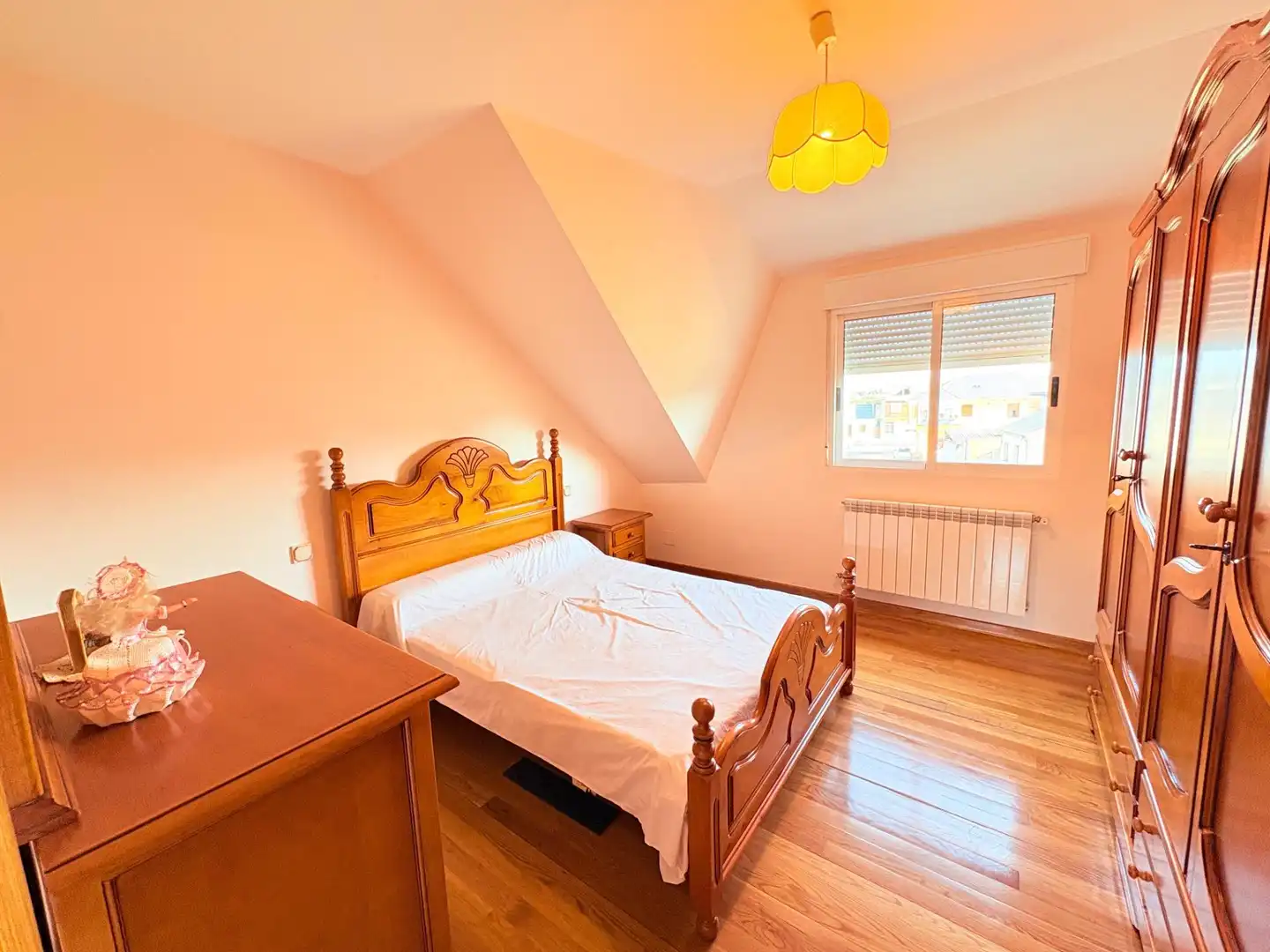 Habitación de Casa o chalet en venta en Ponferrada con Calefacción, Terraza y Amueblado