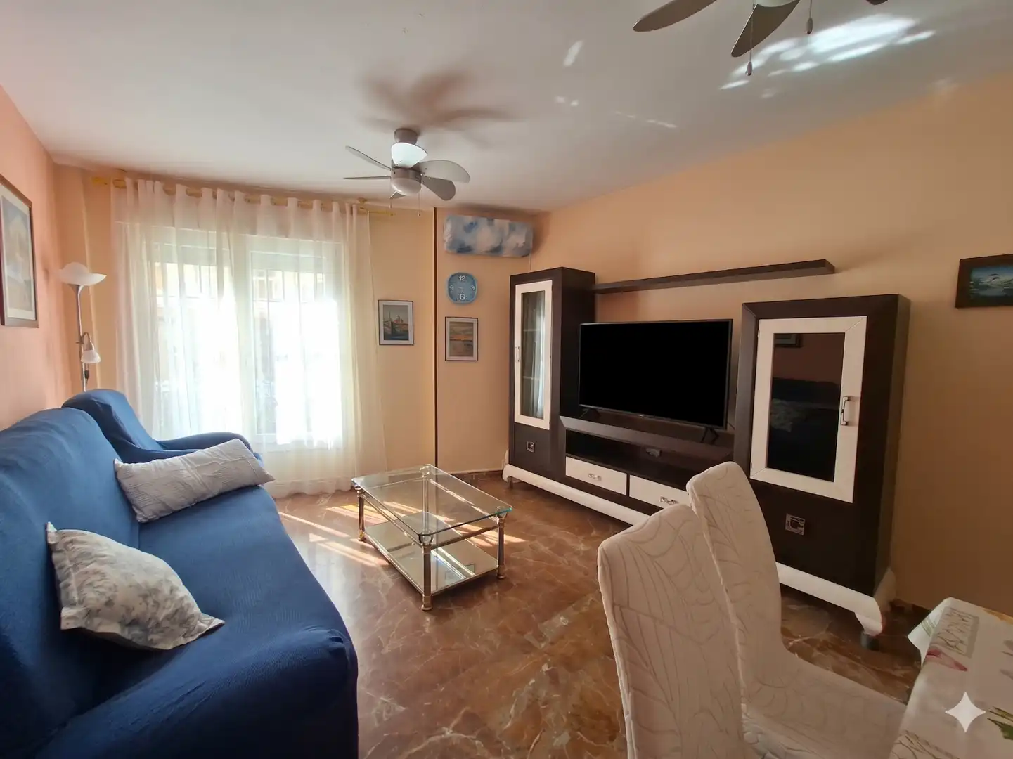 Sala de estar de Planta baja en venta en Torrox con Aire acondicionado, Piscina y Amueblado