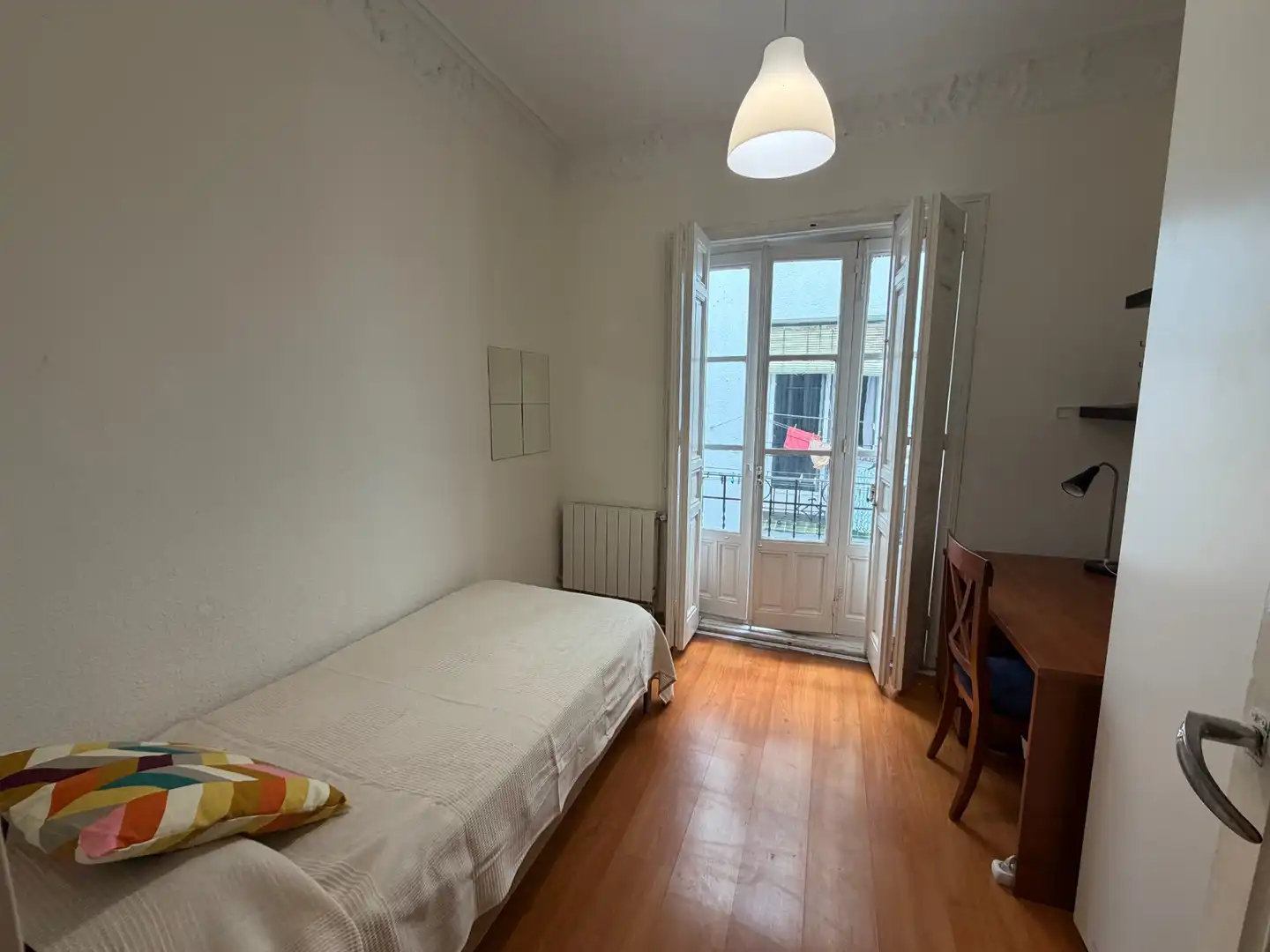 Schlafzimmer von Wohnung zur Miete in Madrid mit Heizung, Abstellraum und Möbliert