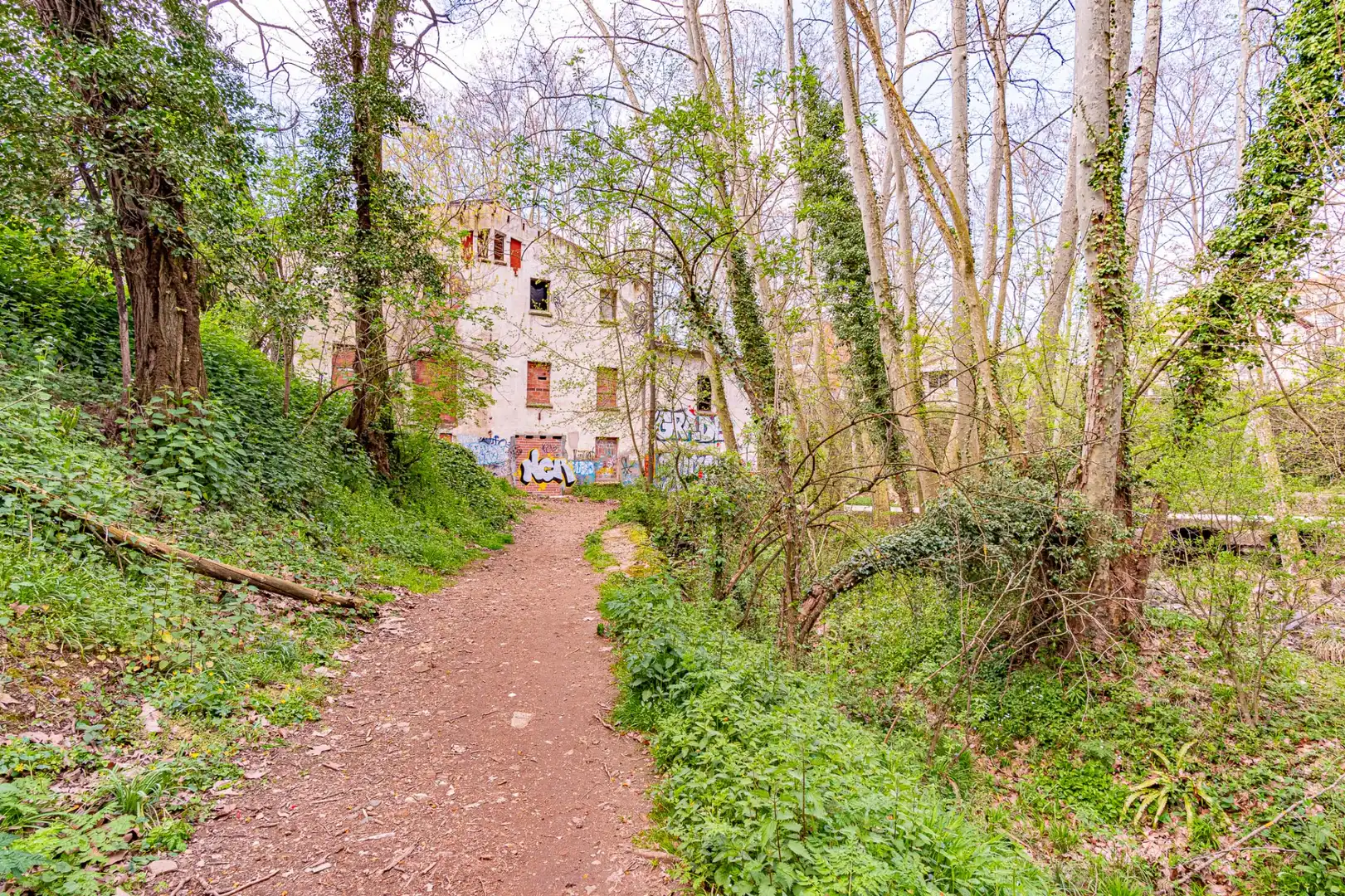 Außenansicht von Country house zum Verkauf in Olot mit Privatgarten, Terrasse und Alarm