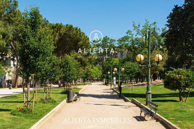 Piso en Venta en de Sagasta en Paseo Sagasta