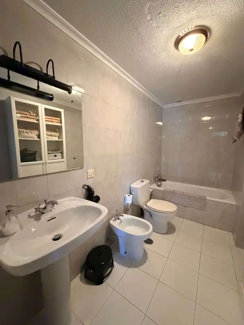 Baño de Casa o chalet en venta en Valdés - Luarca con Calefacción, Terraza y Trastero
