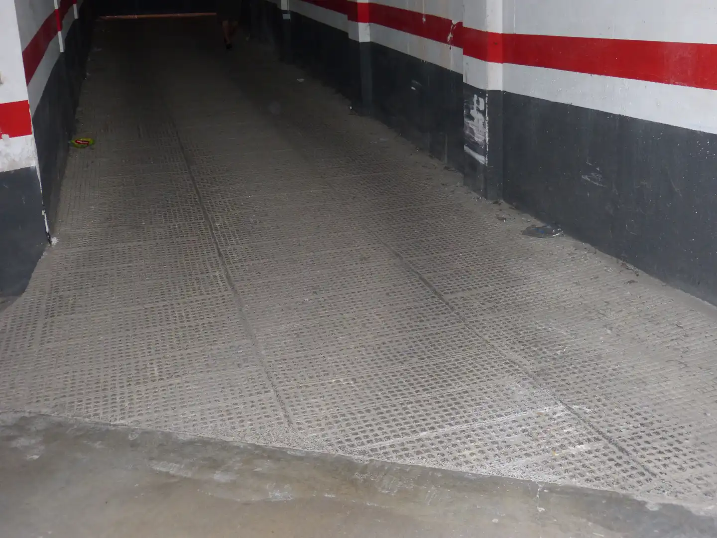 Aparcament amb ascensor en venda a Hernan Cortes, imagen 3
