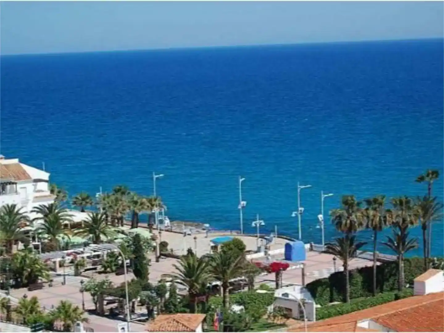 Vista exterior de Pis en venda en Nerja amb Piscina