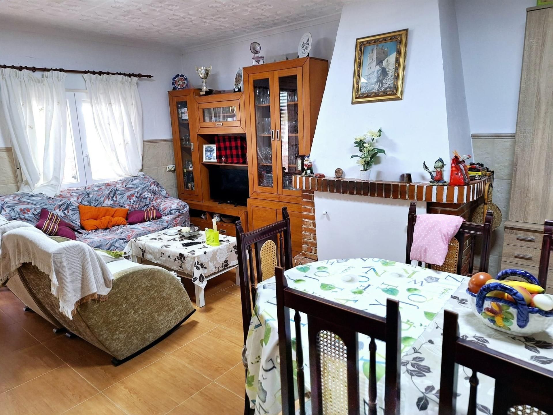 Living room of Single-family semi-detached for sale in Villena  with Terrace and Community pool