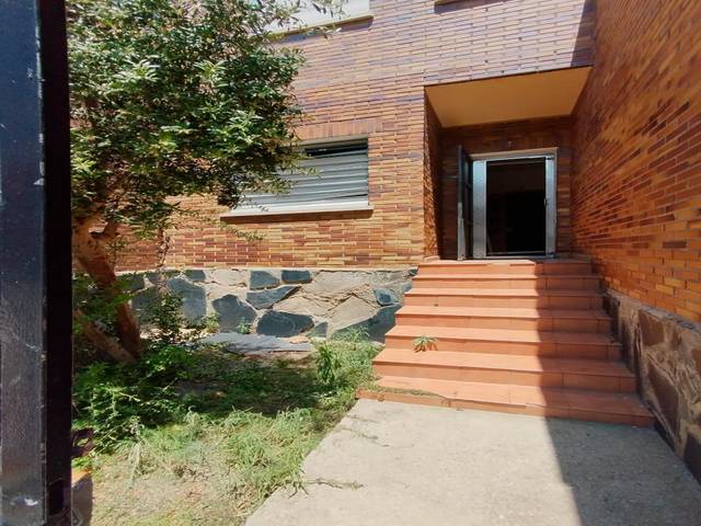 Casa adosada en Venta en Domingo Pérez