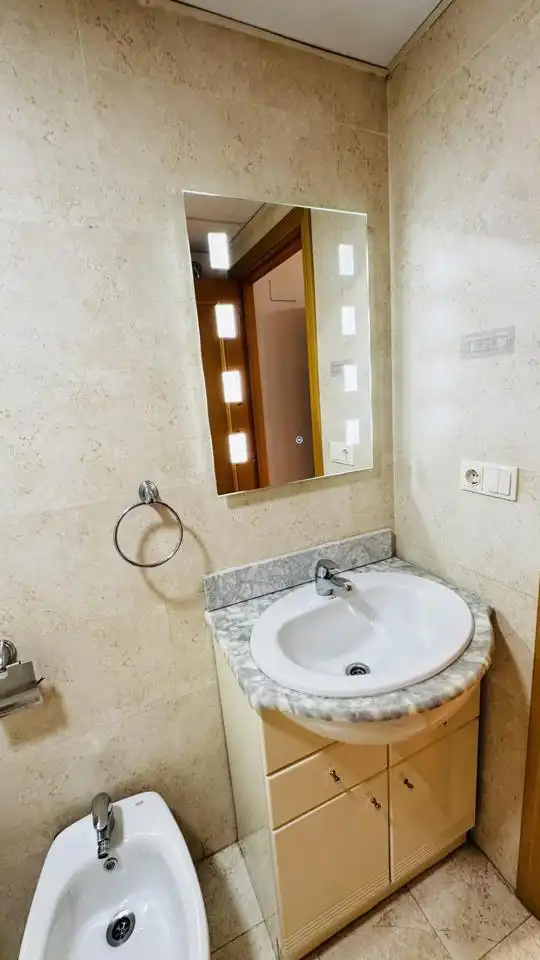 Badezimmer von Wohnung zum Verkauf in Zaragoza mit Klimaanlage, Heizung und Parkett
