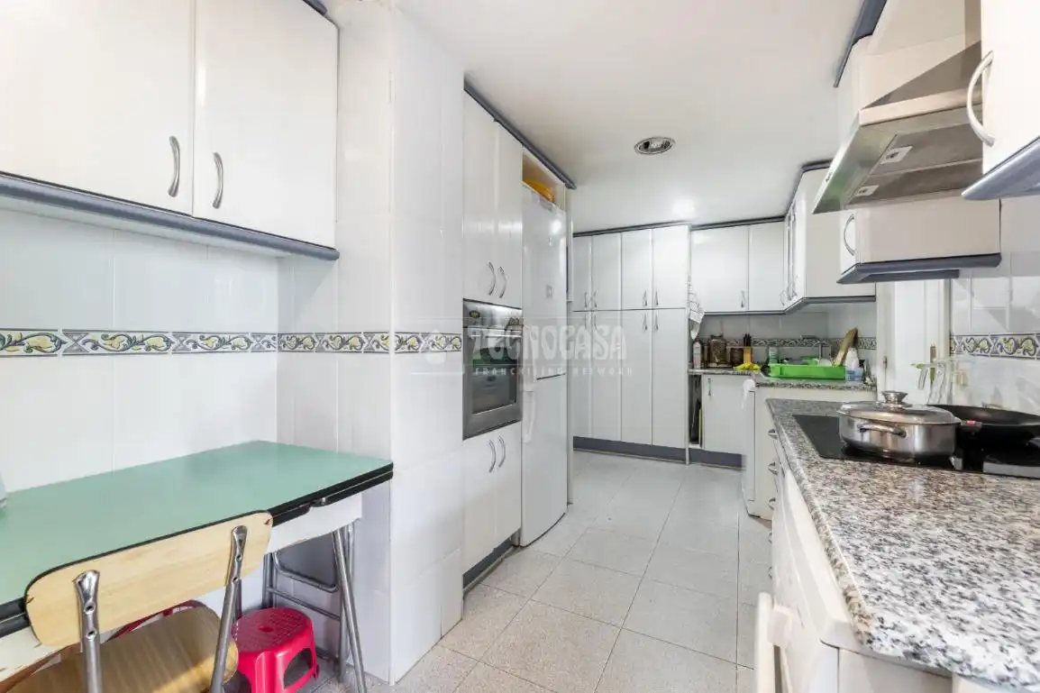 Cocina de Casa o chalet en venta en Las Rozas de Madrid con Jardín privado y Piscina