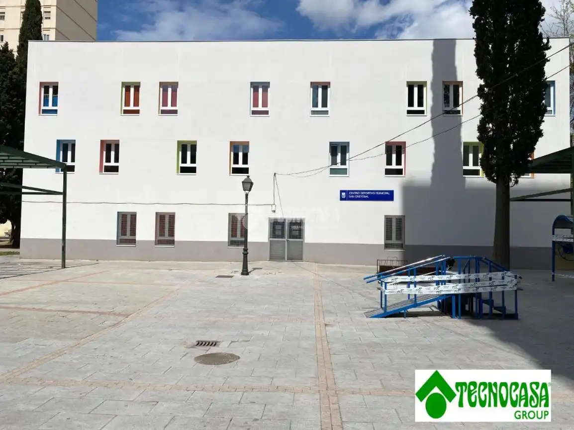 Vista exterior de Pis en venda en Madrid amb Aire condicionat