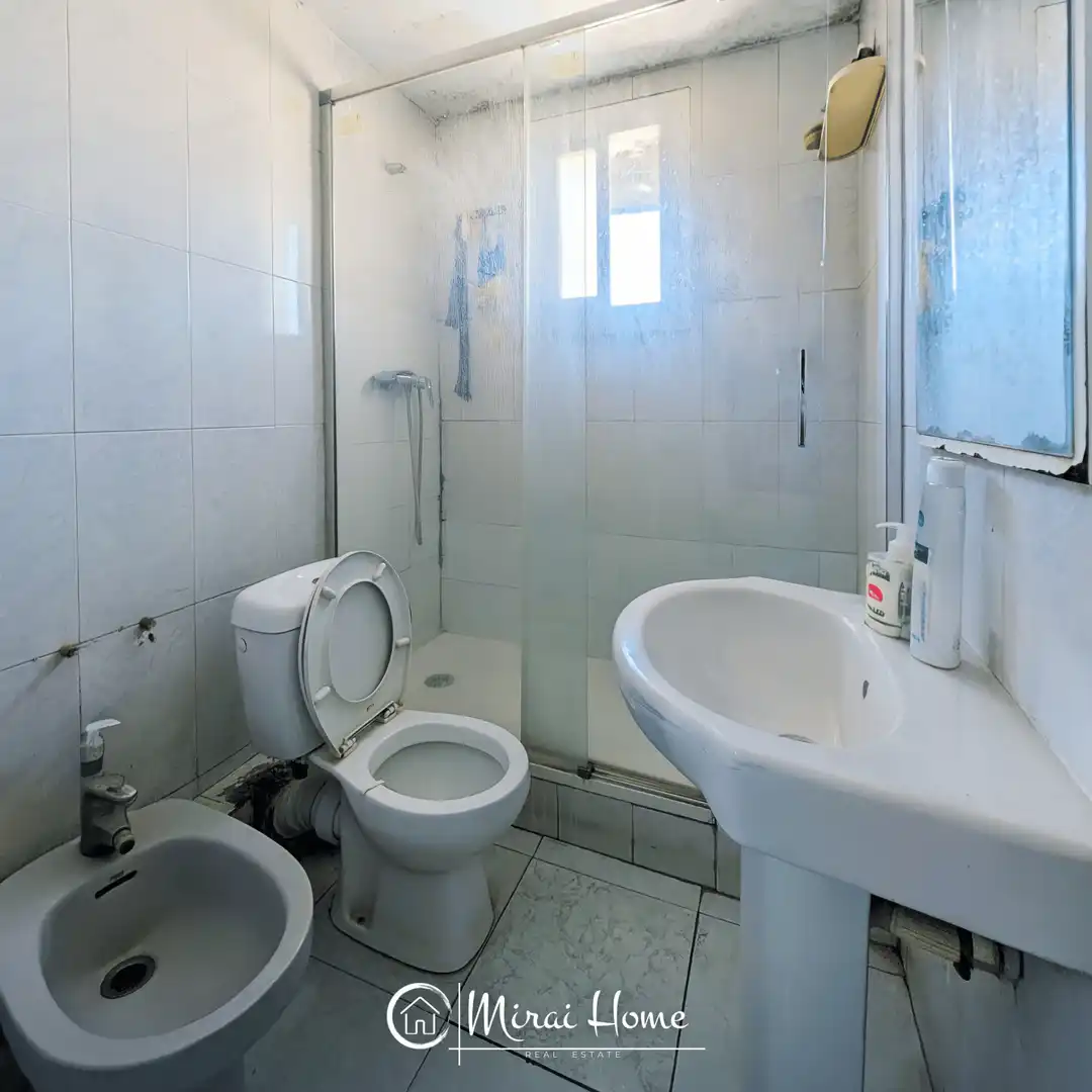 Badezimmer von Wohnung zum Verkauf in Granollers mit Balkon