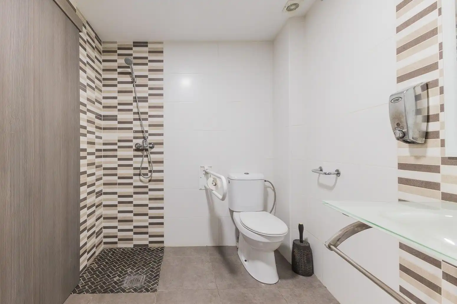 Baño de Local en venta en Mislata con Aire acondicionado