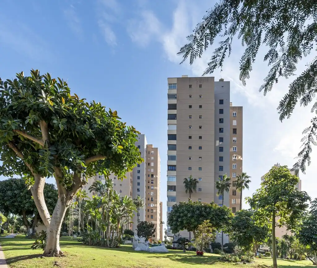 Außenansicht von Maisonette zum Verkauf in Torremolinos mit Klimaanlage, Terrasse und Möbliert