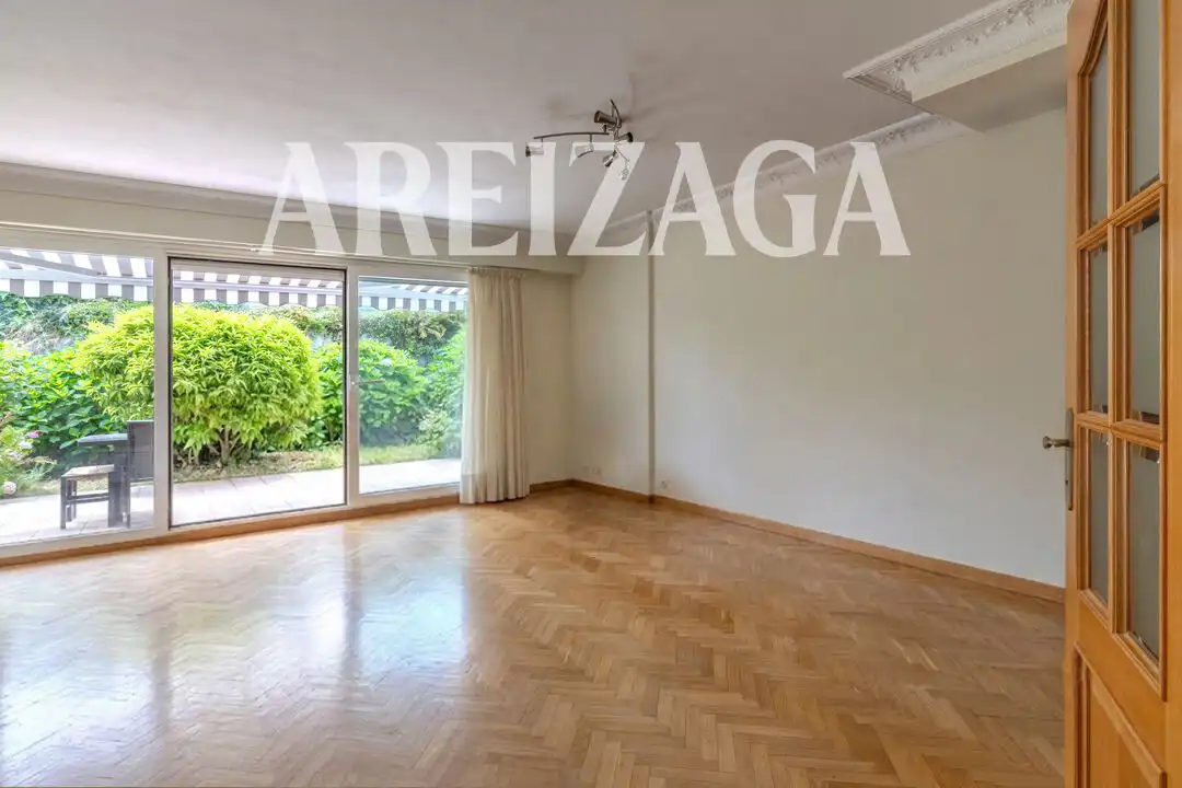 Jardí de Casa o xalet en venda en Donostia - San Sebastián  amb Calefacció, Jardí privat i Terrassa