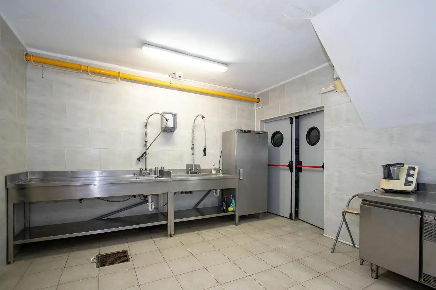 Cocina de Local en venta en Castellón de la Plana / Castelló de la Plana con Aire acondicionado