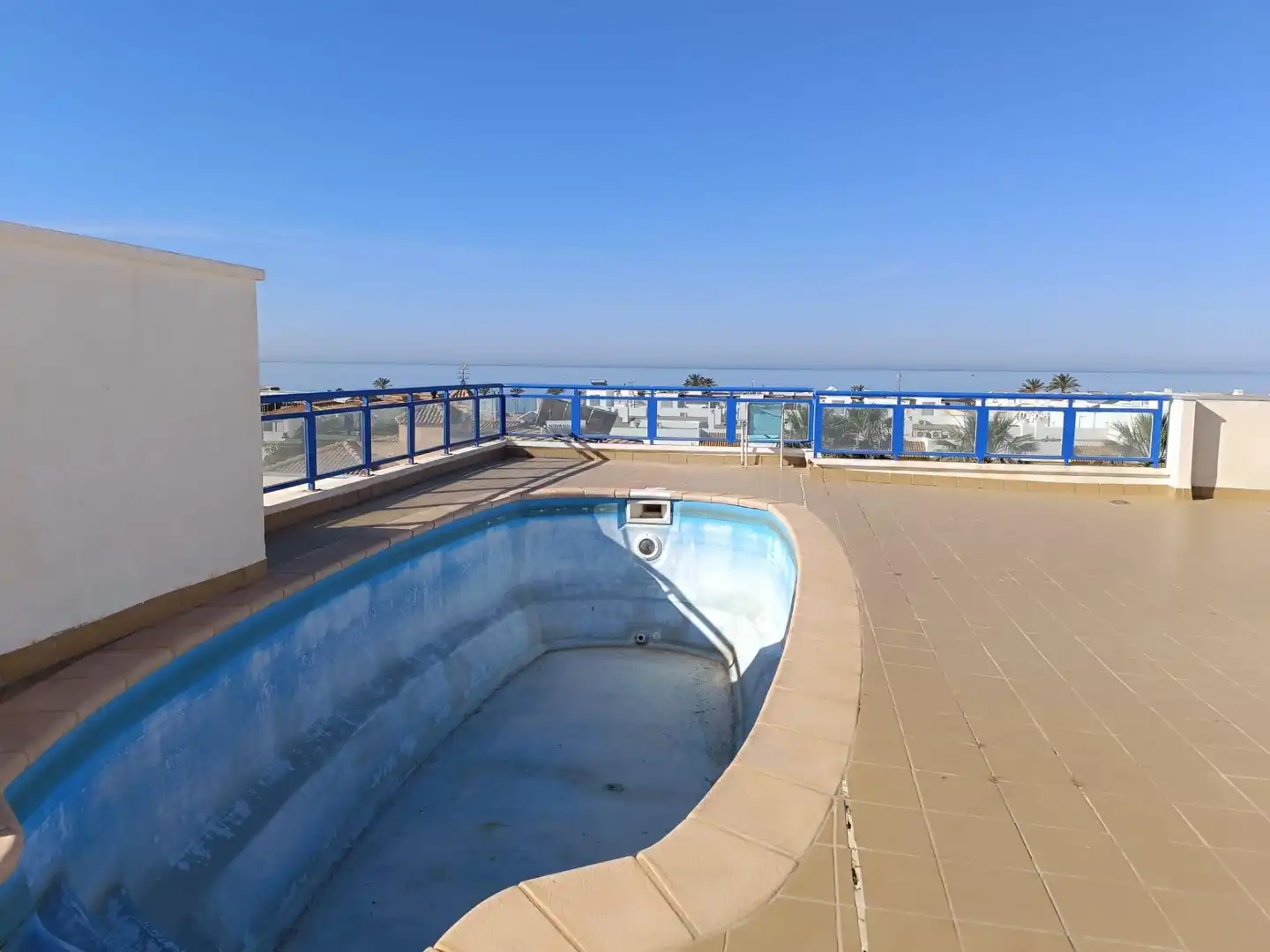 Swimming pool of Flat for rent in Balanegra  with Air Conditioner, Heating and Furnished