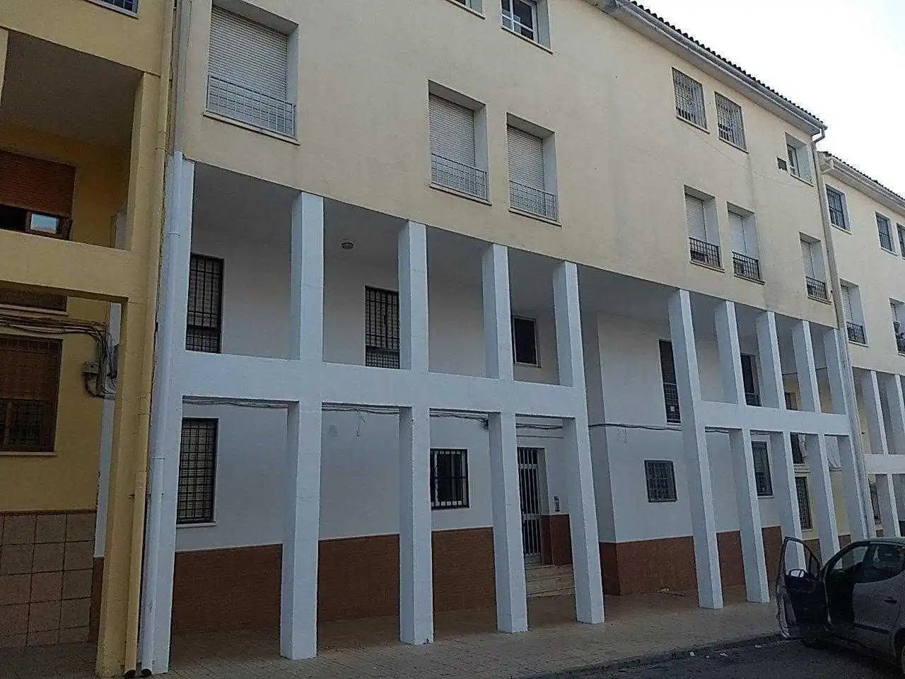 Vista exterior de Piso en venta en Lucena