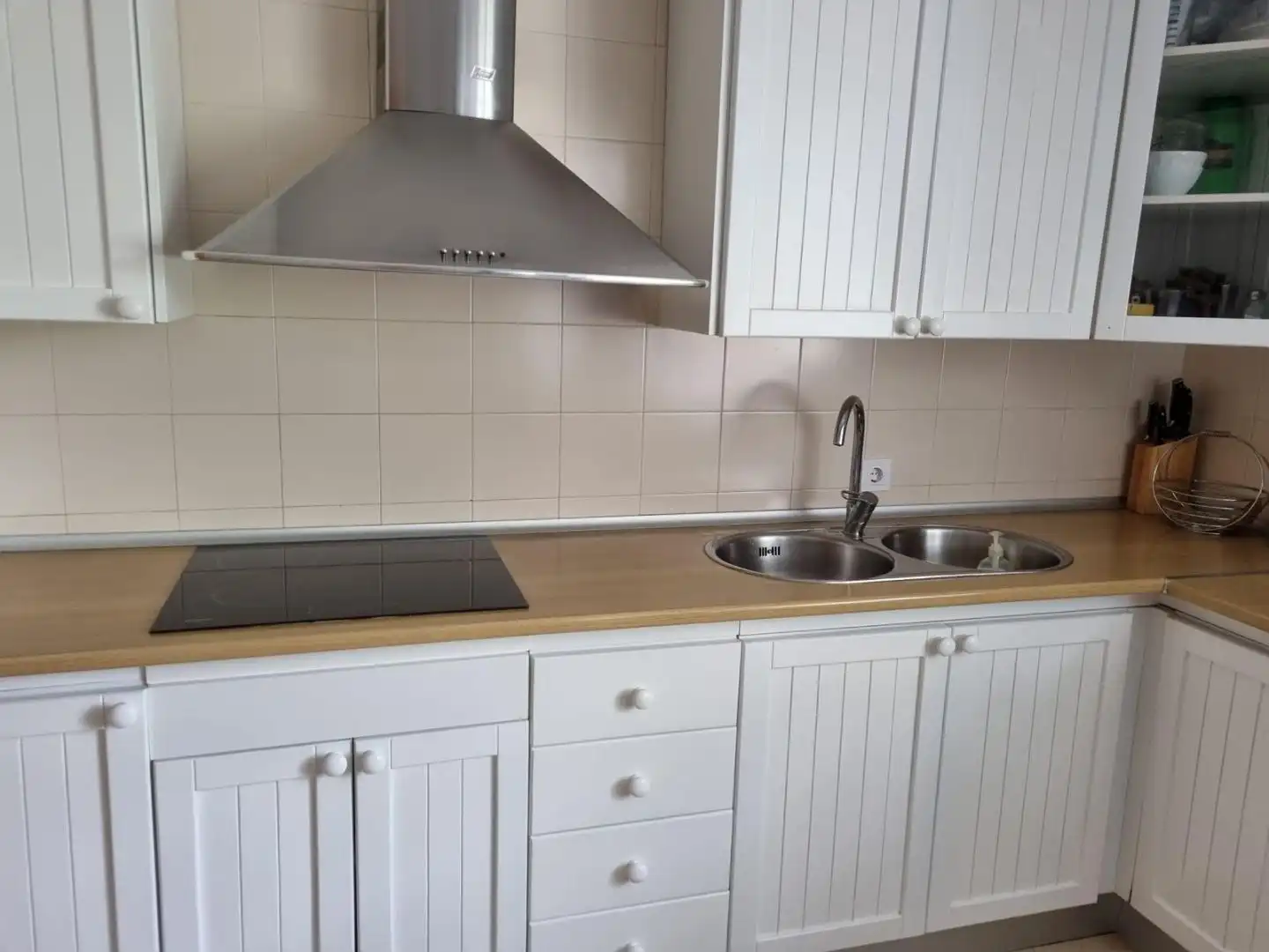 Kitchen of Flat for rent in  Sevilla Capital  with Air Conditioner, Terrace and Balcony