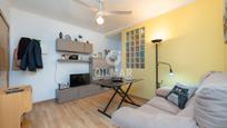 Living room of Flat for sale in  Madrid Capital