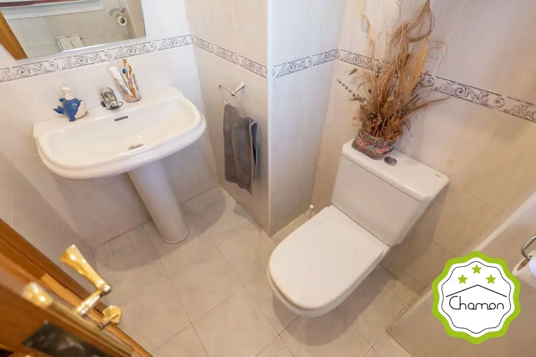 Baño de Casa adosada en venta en Loiu con Calefacción y Jardín privado
