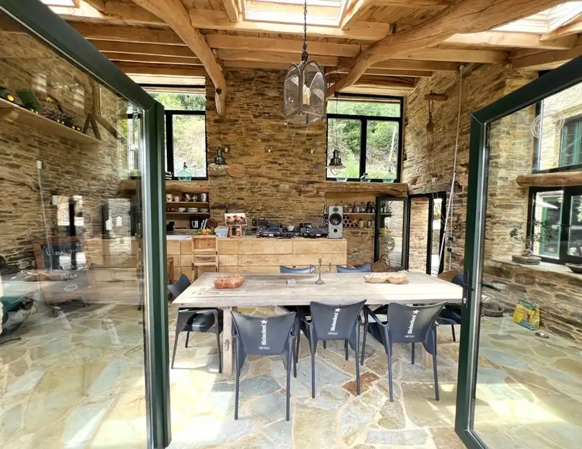 Cocina de Edificio en venta en San Tirso de Abres