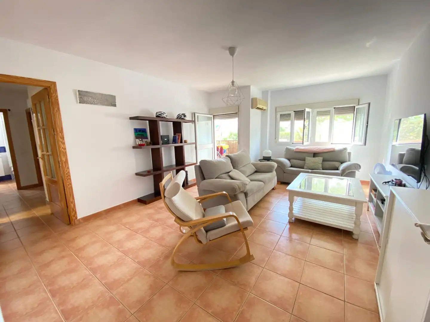 Sala d'estar de Pis en venda en Mairena del Aljarafe amb Aire condicionat, Calefacció i Jardí privat