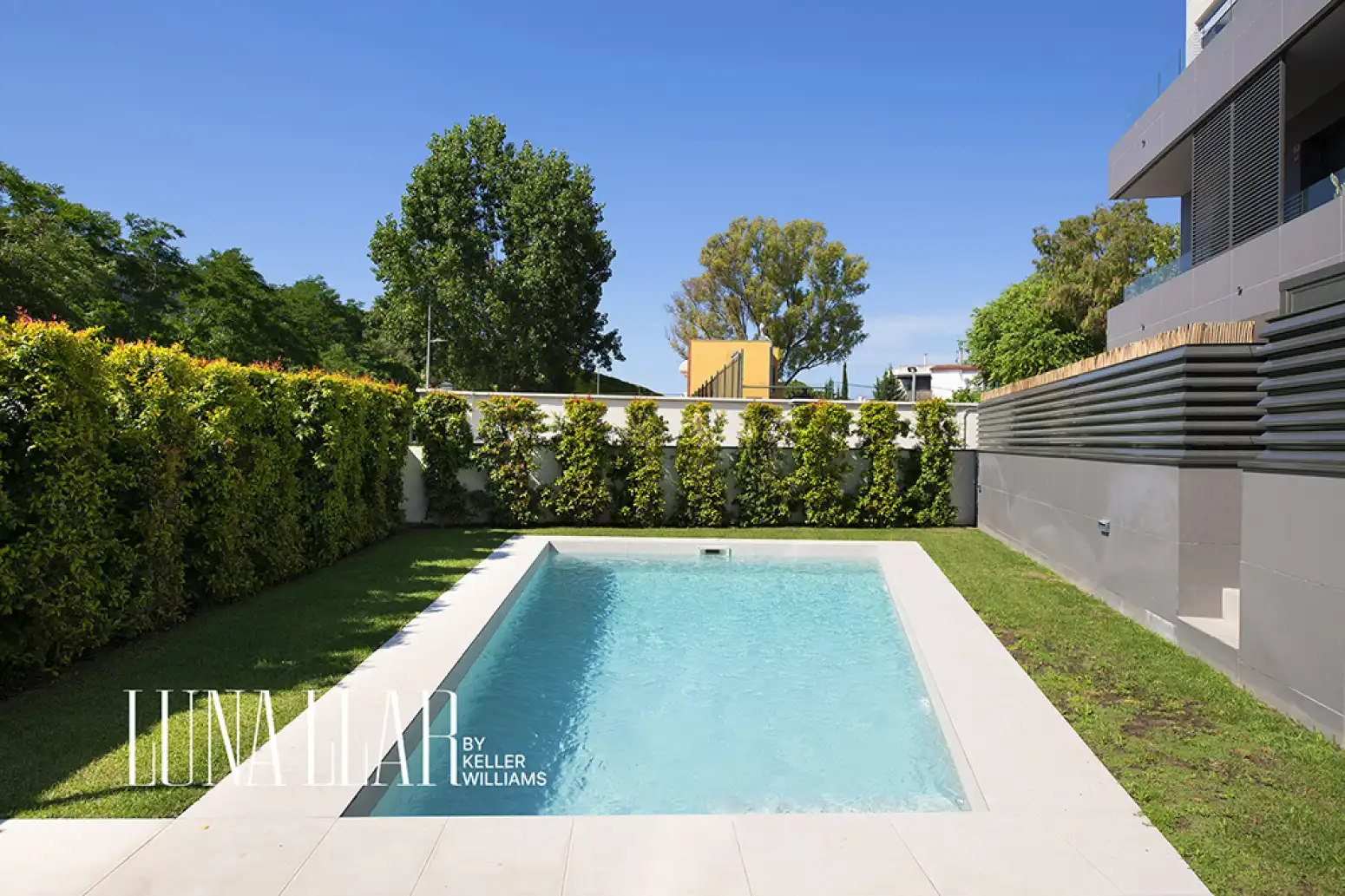 Schwimmbecken von Wohnung zum Verkauf in Gavà mit Klimaanlage, Privatgarten und Parkett