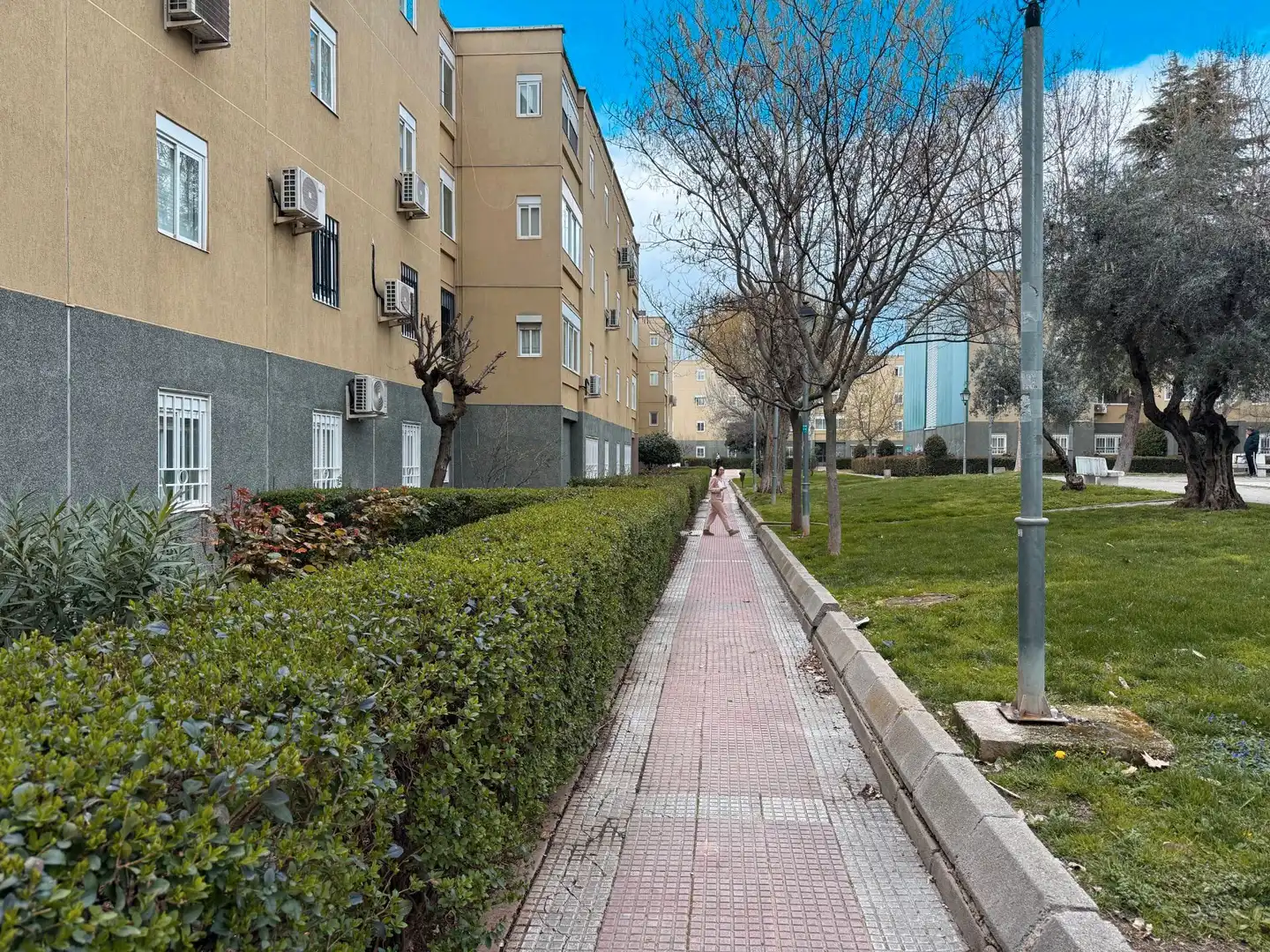 Exterior view of Flat for sale in Mejorada del Campo  with Air Conditioner, Heating and Furnished