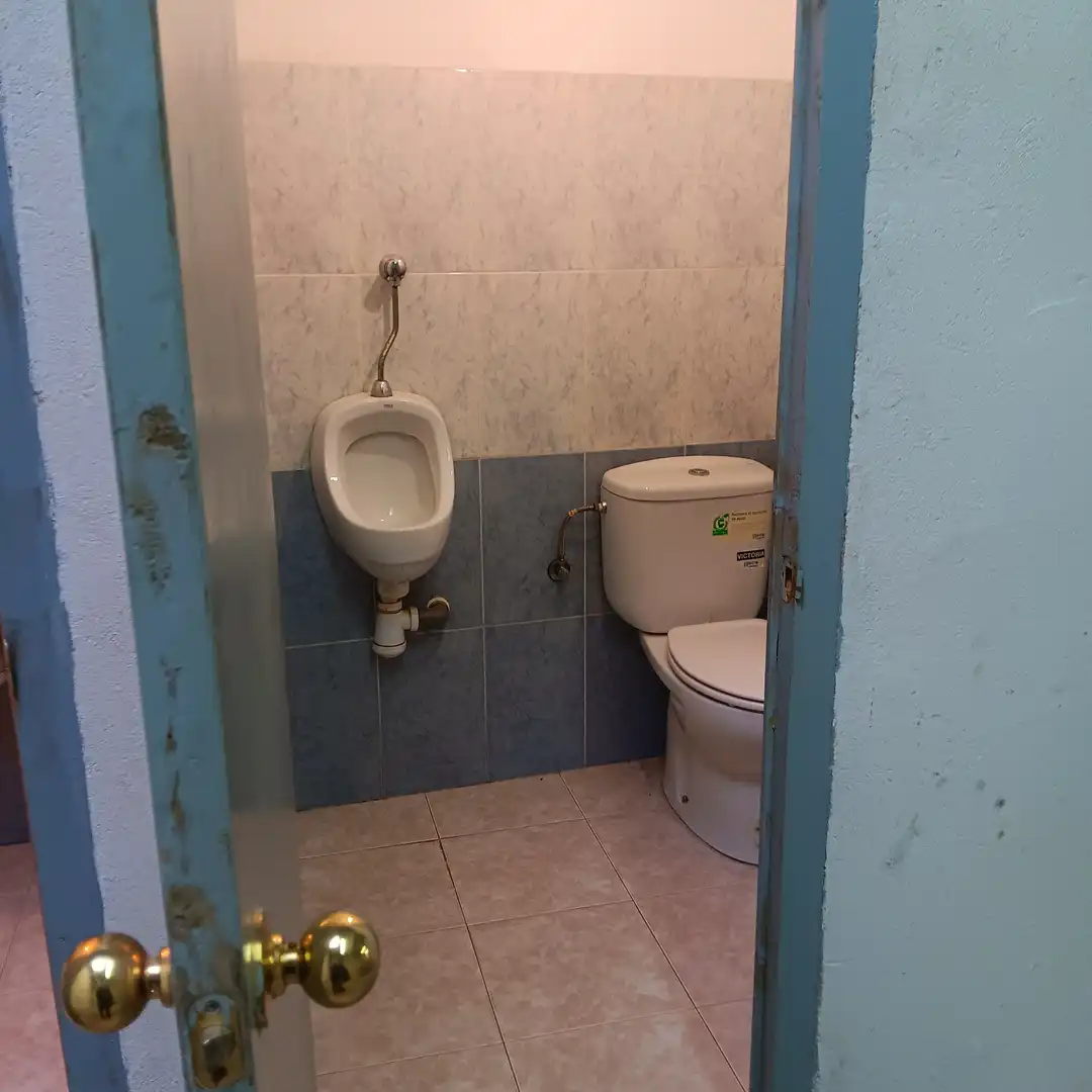 Baño de Local de alquiler en Zaragoza