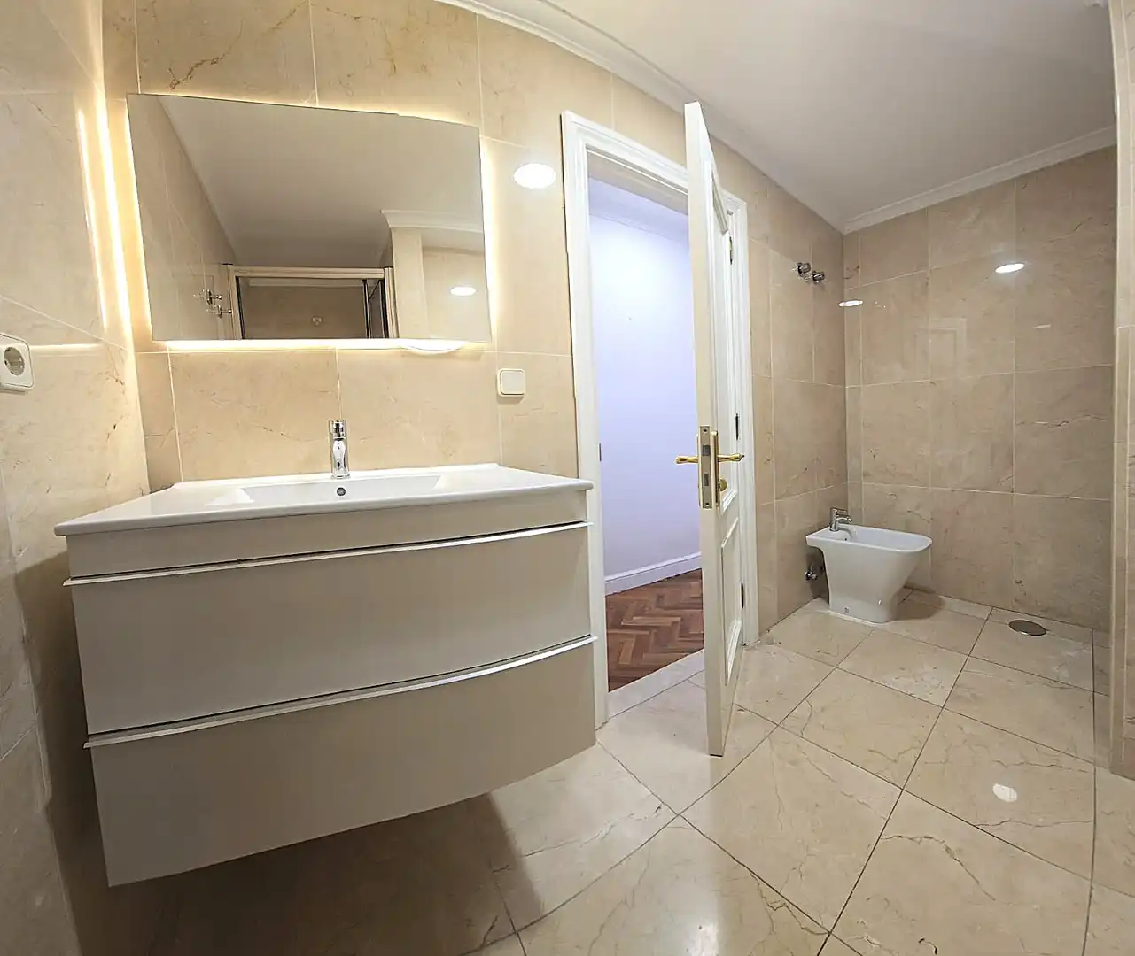 Baño de Piso de alquiler en Las Palmas de Gran Canaria con Parquet, Horno y Lavadora