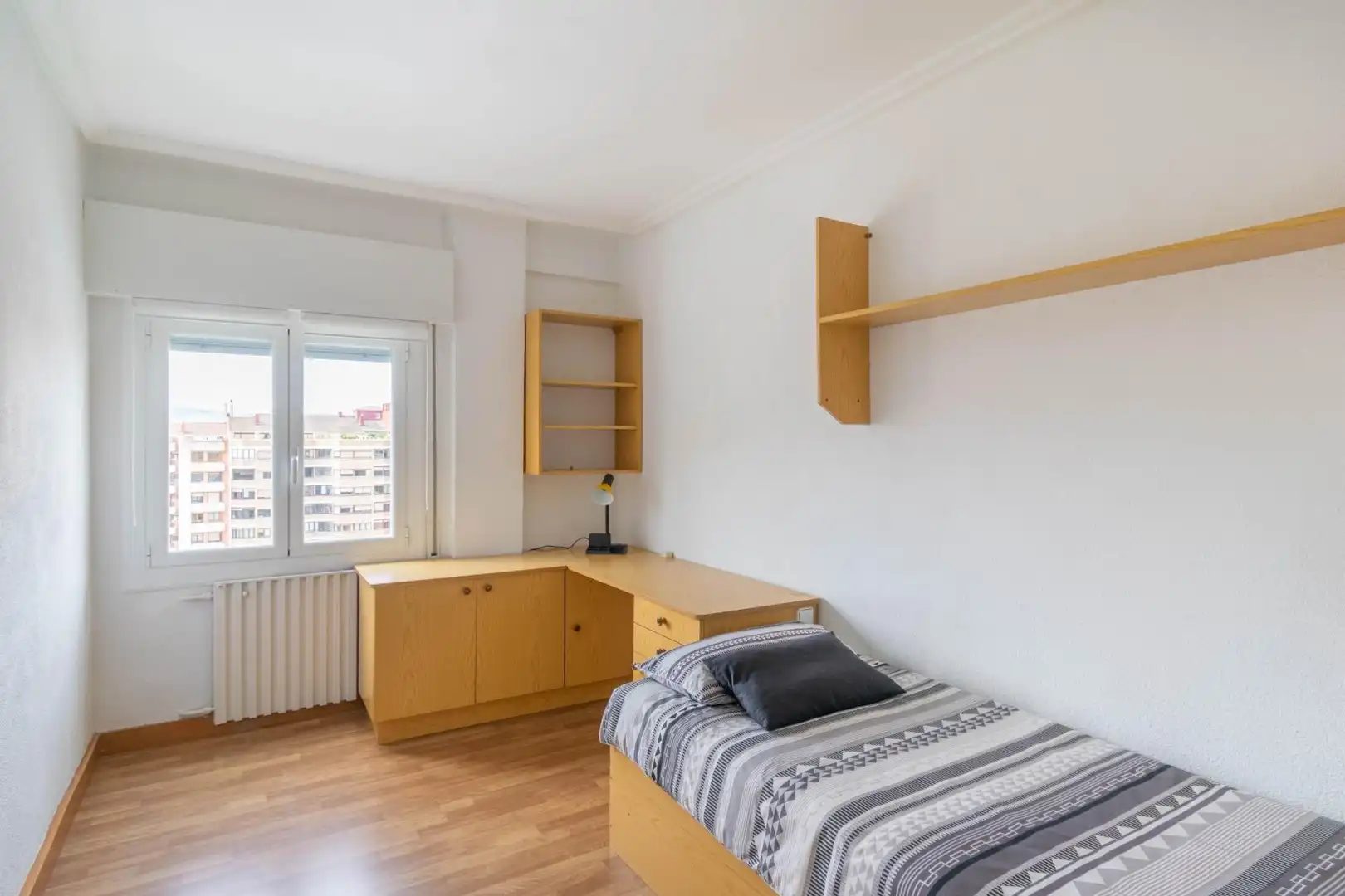 Habitación de Piso en venta en  Pamplona / Iruña con Calefacción, Amueblado y Balcón