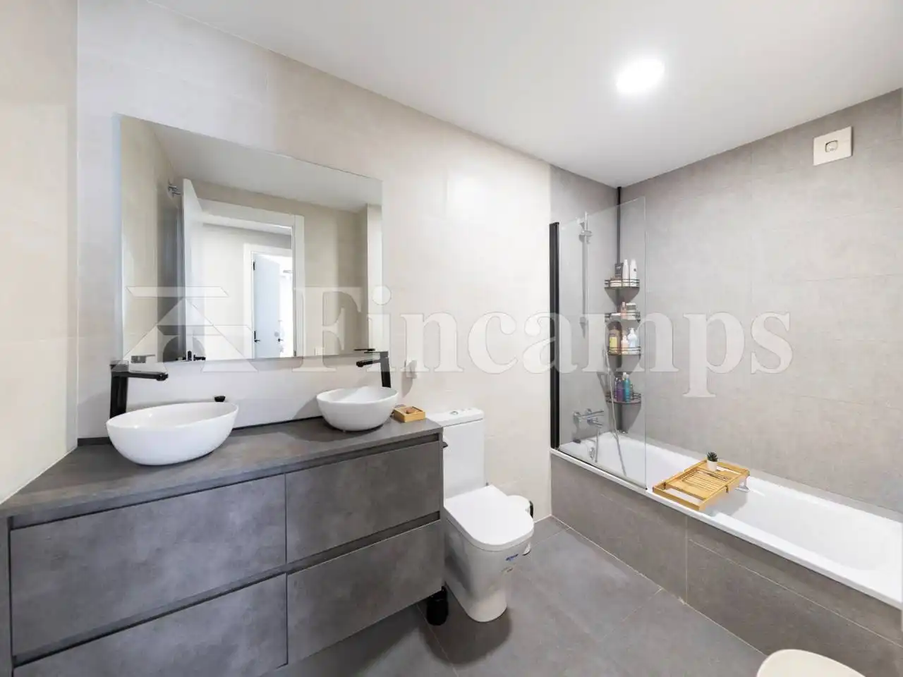 Baño de Apartamento en venta en Sabadell con Aire acondicionado, Calefacción y Balcón