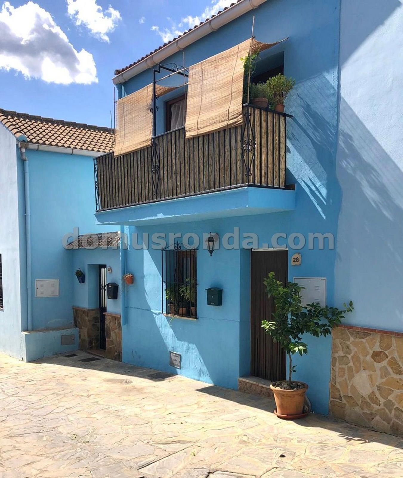 Vista exterior de Casa o xalet en venda en Júzcar amb Aire condicionat, Terrassa i Moblat