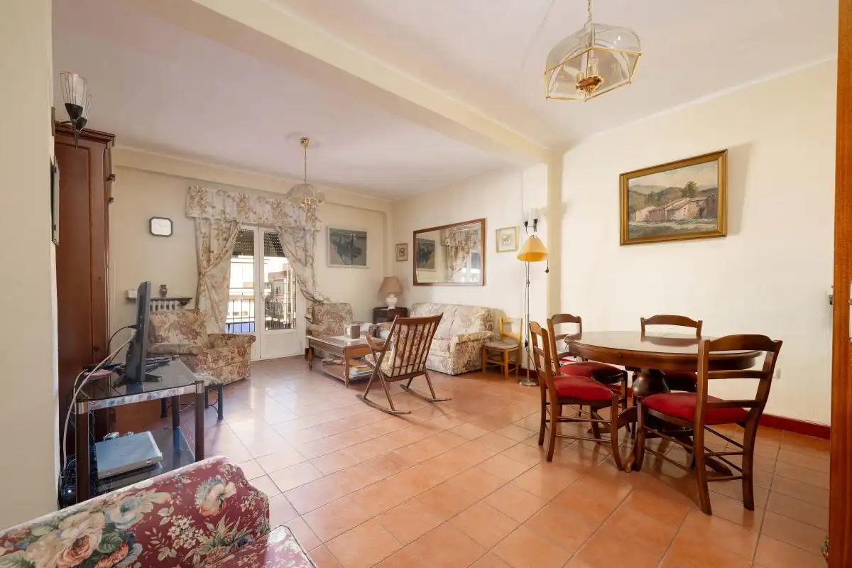 Sala d'estar de Pis en venda en Sevilla amb Calefacció, Terrassa i Balcó