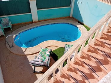 Villa con piscina in vendita a Calle Albéniz