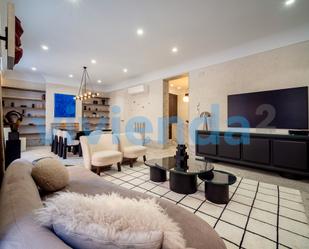 Living room of Flat for sale in  Madrid Capital  with Air Conditioner, Heating and Furnished