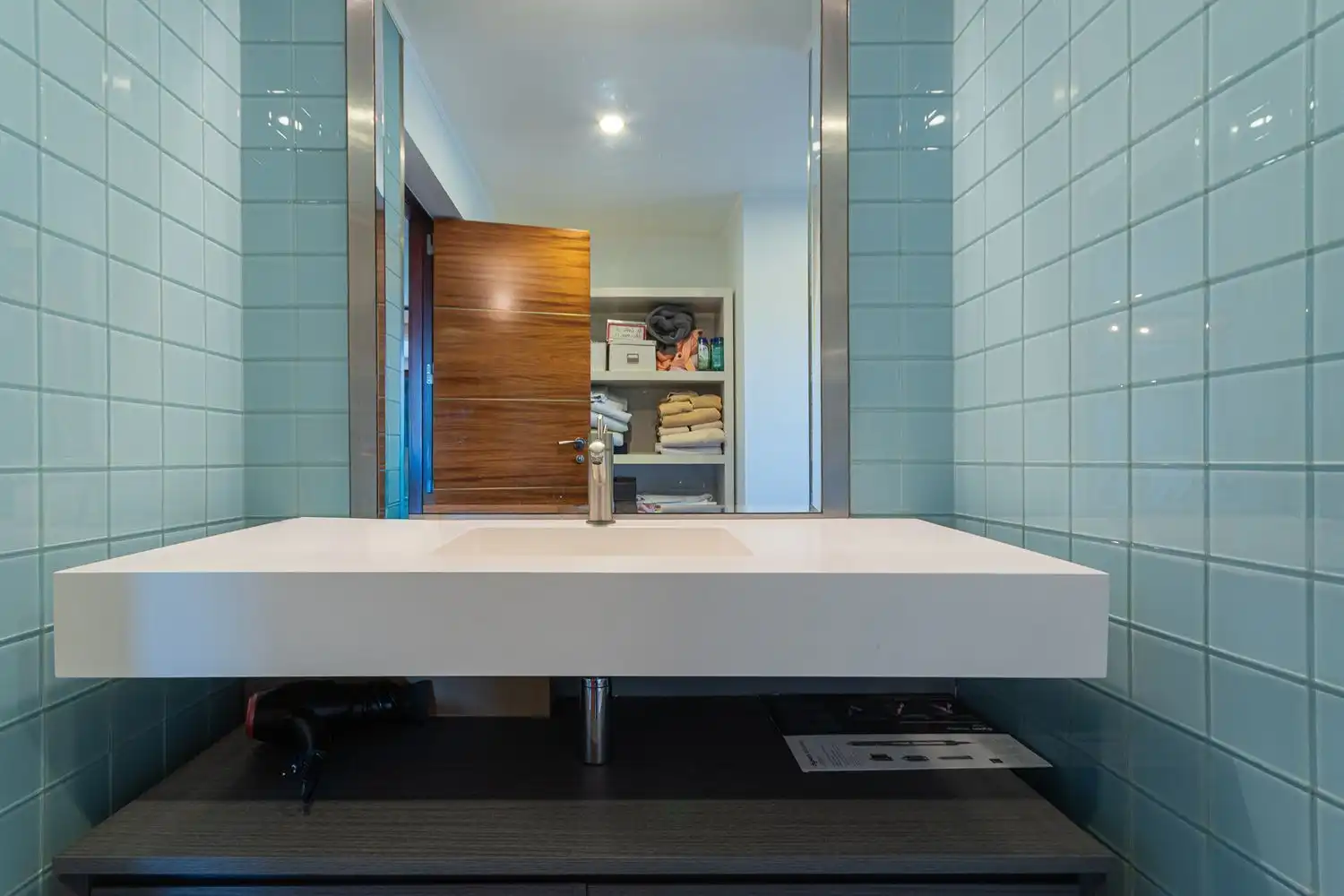 Badezimmer von Einfamilien-Reihenhaus zum Verkauf in Boadilla del Monte mit Klimaanlage, Heizung und Abstellraum
