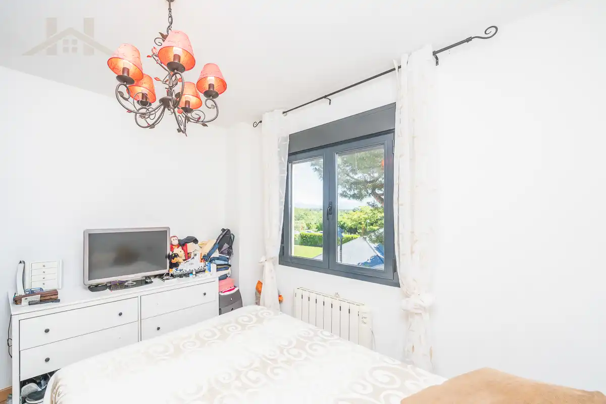 Bedroom of Flat for sale in El Escorial  with Air Conditioner, Heating and Parquet flooring