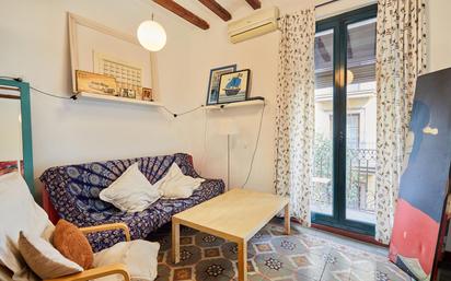 Living room of Flat for sale in  Barcelona Capital  with Air Conditioner, Heating and Balcony