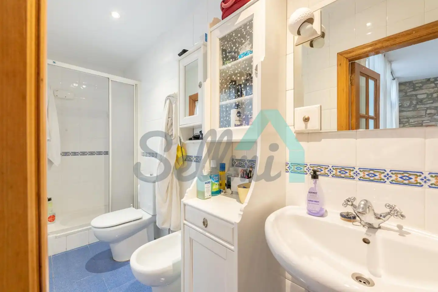 Bathroom of Flat for sale in Oviedo   with Heating, Parquet flooring and Terrace